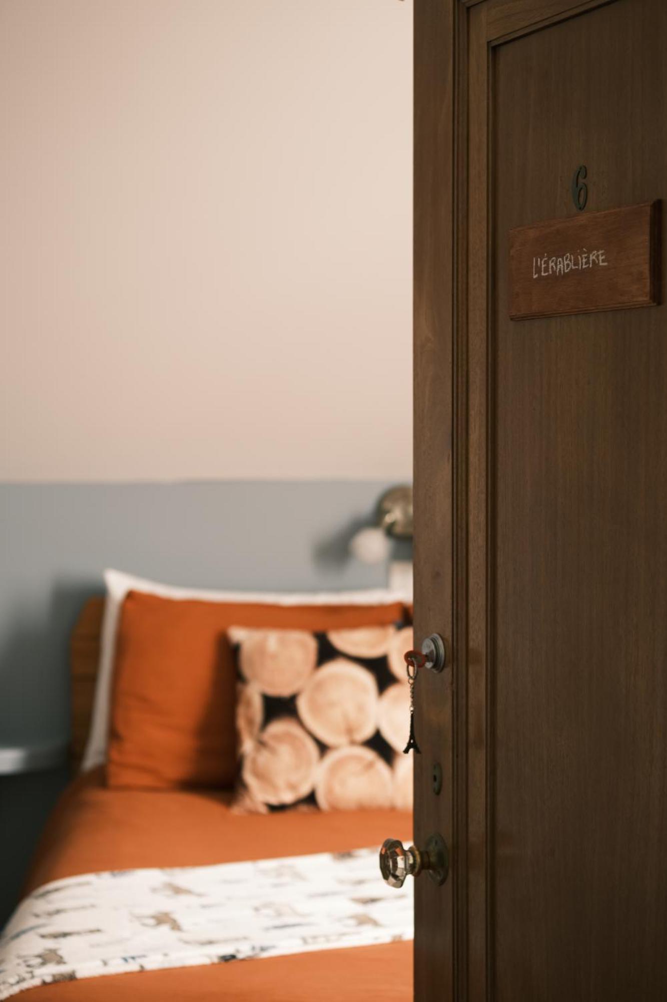 ラ・マルベー Les Pinsons Des Rives Bed & Breakfast エクステリア 写真