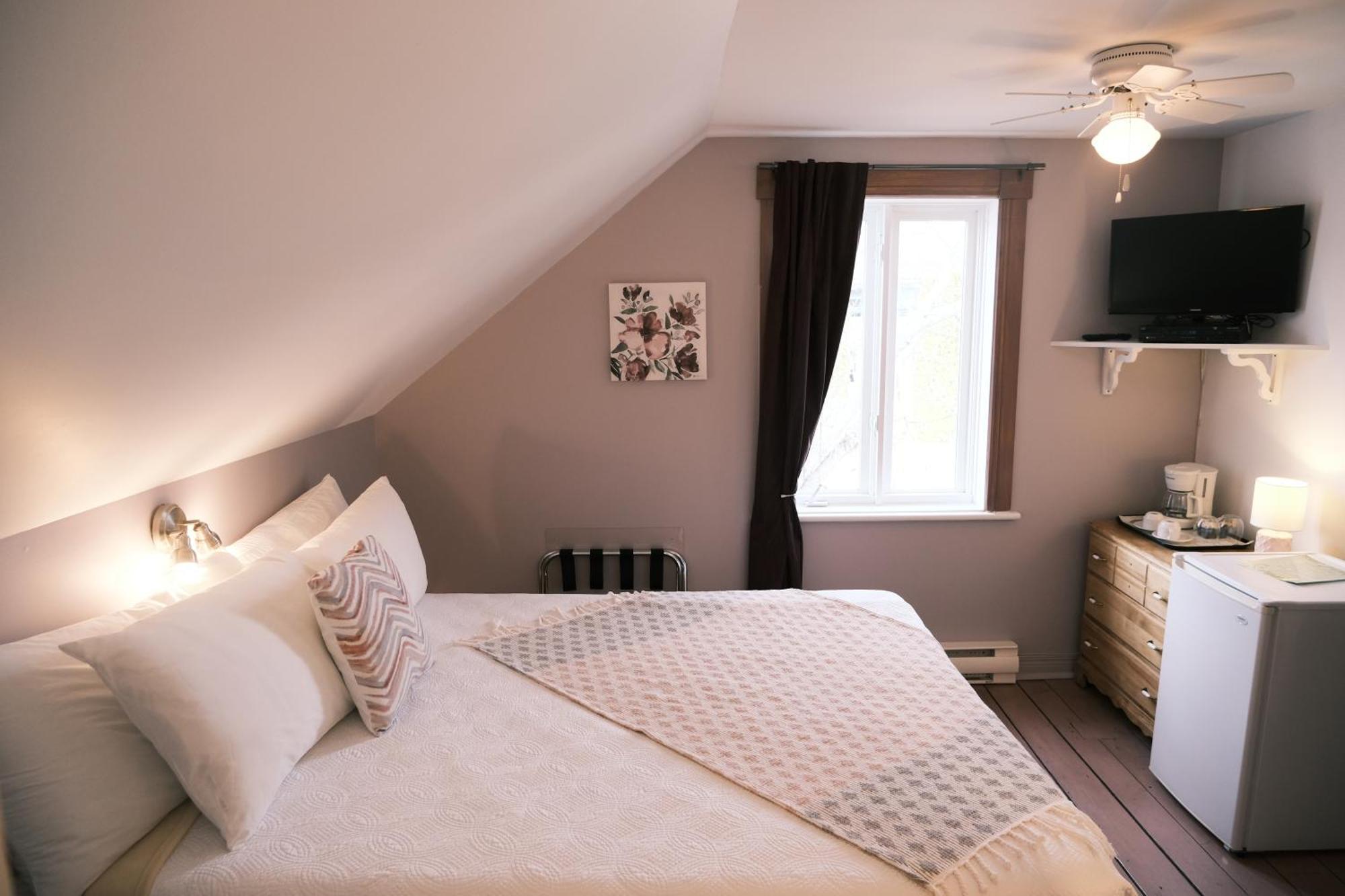 ラ・マルベー Les Pinsons Des Rives Bed & Breakfast 部屋 写真