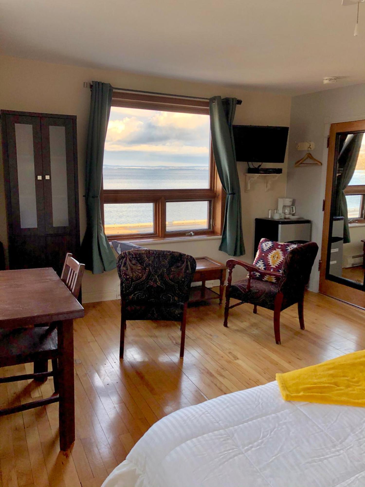 ラ・マルベー Les Pinsons Des Rives Bed & Breakfast 部屋 写真