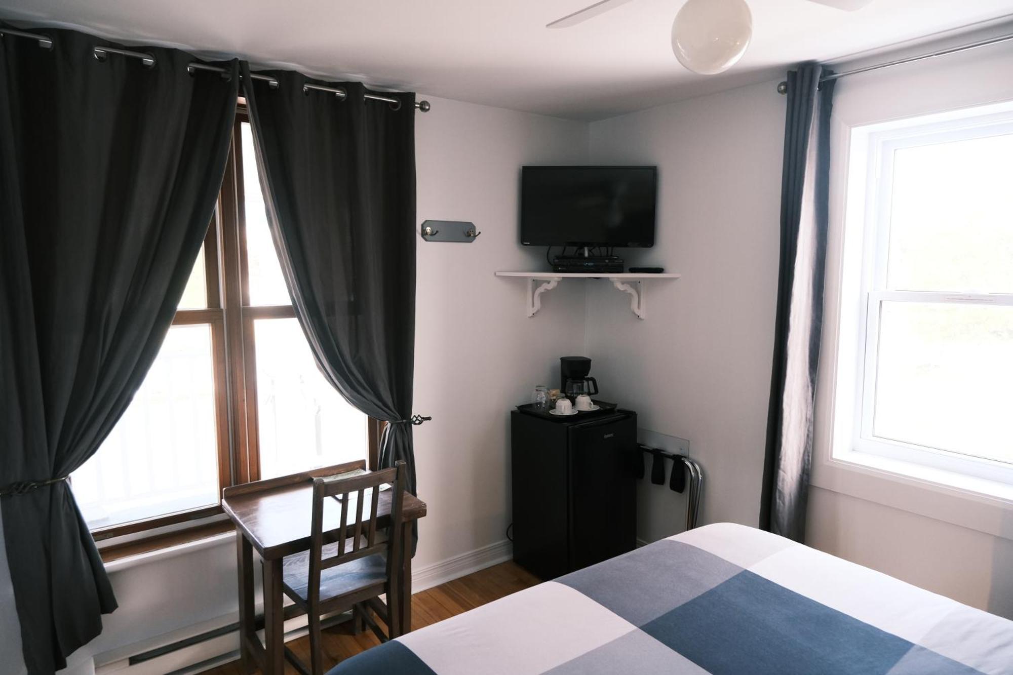 ラ・マルベー Les Pinsons Des Rives Bed & Breakfast 部屋 写真