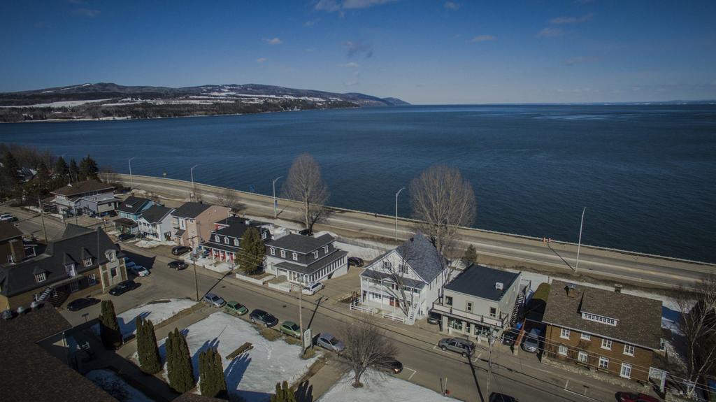 ラ・マルベー Les Pinsons Des Rives Bed & Breakfast エクステリア 写真